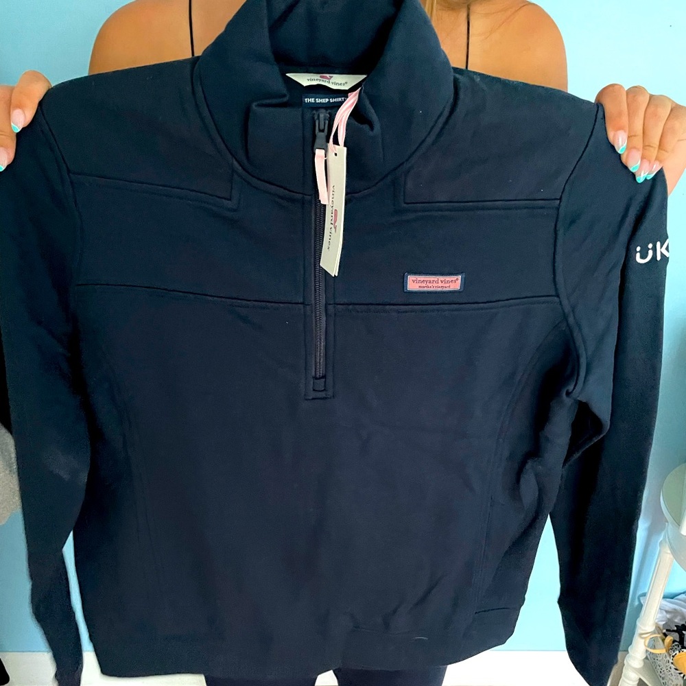 Vineyard vines sweatshirt, never been worn